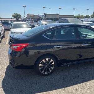2019 Nissan SENTRA SR 照片 9