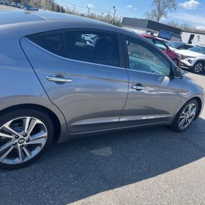 HYUNDAI ELANTRA LIMITED - 9