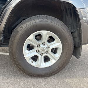 2015 Toyota 4RUNNER SR5 缩略图 18