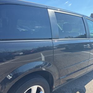 DODGE GRAND CARAVAN SXT - 9