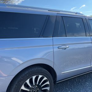 LINCOLN NAVIGATOR L BLACK LABEL - 9