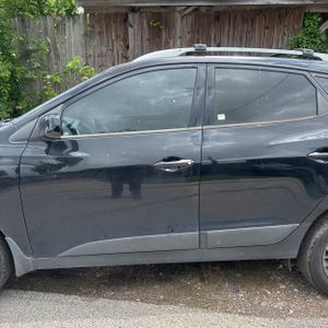 HYUNDAI TUCSON SE - 4