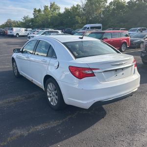 2011 Chrysler 200 TOURING photo 5