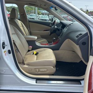 صورة 32 لـ 2009 Lexus ES 350 BASE
