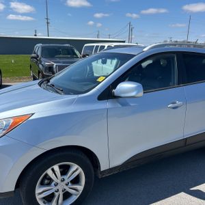 HYUNDAI TUCSON GLS - 2