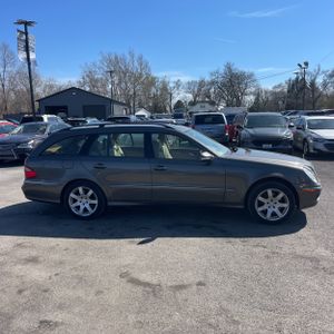 MERCEDES-BENZ E-CLASS - 10