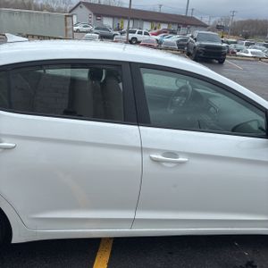 HYUNDAI ELANTRA SEL - 10