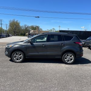 FORD ESCAPE SE - 2