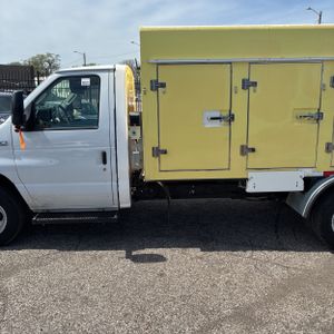 FORD E-450 CUTAWAY - 4