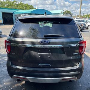 Ford Explorer XLT - 7