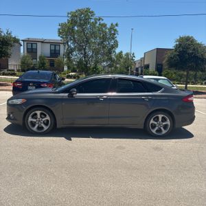 FORD FUSION SE - 3