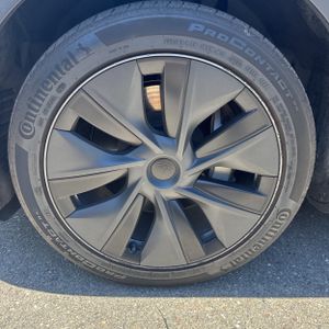 صورة مصغرة 17 لـ 2024 Tesla MODEL Y LONG RANGE