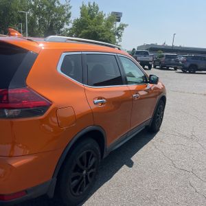 2018 Nissan ROGUE SV 照片 9