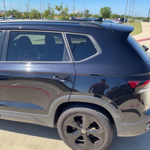 VOLKSWAGEN TAOS SE BLACK 4MOTION - 5