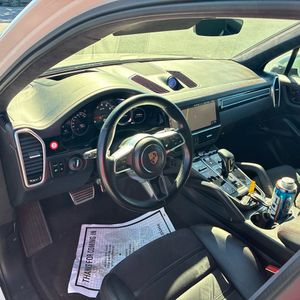 صورة 41 لـ 2021 Porsche CAYENNE GTS