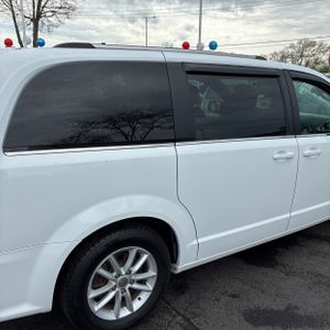 DODGE GRAND CARAVAN SXT - 9