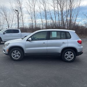 VOLKSWAGEN TIGUAN S - 3