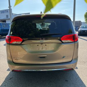 CHRYSLER PACIFICA HYBRID LIMITED - 7