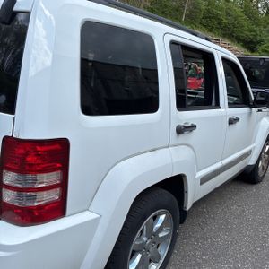 JEEP LIBERTY SPORT - 9