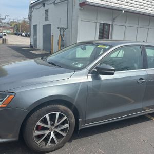 VOLKSWAGEN JETTA 1.4T SE - 2