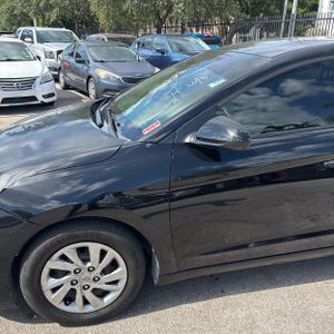 2019 Hyundai ELANTRA SE — фото 2