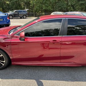 2018 Toyota CAMRY SE photo 4