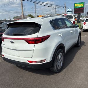KIA SPORTAGE LX - 8