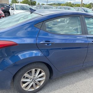 صورة 9 لـ 2015 Hyundai ELANTRA SE