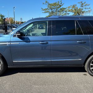 2020 Lincoln NAVIGATOR L RESERVE photo 4