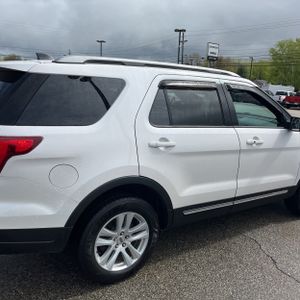 FORD EXPLORER XLT - 9