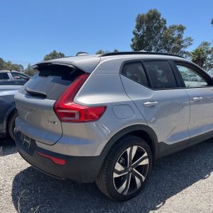 2023 Volvo XC40 B5 ULTIMATE DARK THEME — фото 9