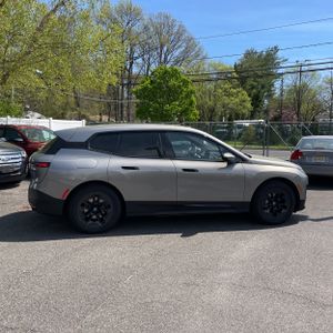 BMW IX XDRIVE50 - 10