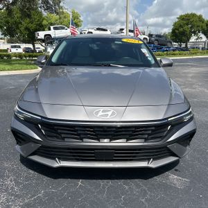 صورة 14 لـ 2024 Hyundai ELANTRA LIMITED