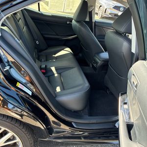 صورة 35 لـ 2016 Lexus IS 300 BASE