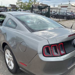 FORD MUSTANG V6 - 6