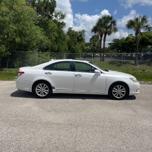 صورة 10 لـ 2011 Lexus ES 350 BASE