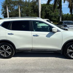 2018 Nissan ROGUE SL 照片 9