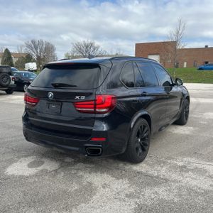 BMW X5 XDRIVE50I - 8