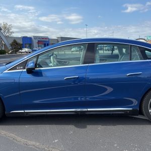 MERCEDES-BENZ EQE - 4