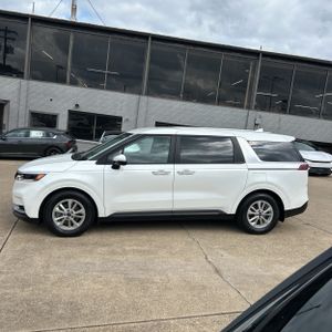 2023 KIA CARNIVAL LX — фото 3