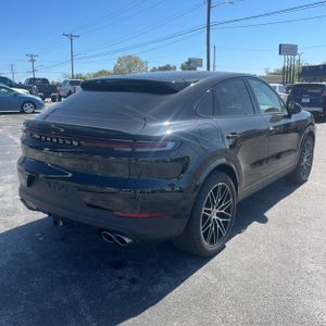 PORSCHE CAYENNE S - 8