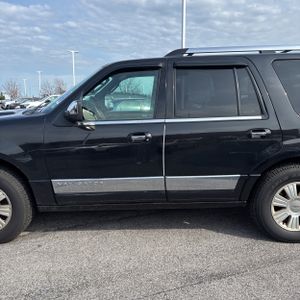 LINCOLN NAVIGATOR BASE - 4