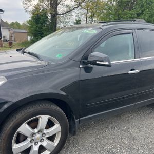CHEVROLET TRAVERSE LT - 2