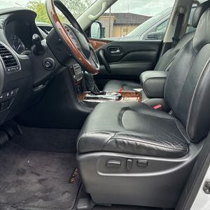 2019 Infiniti QX80 LUXE — фото 31