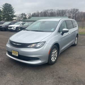 CHRYSLER VOYAGER LX - 1