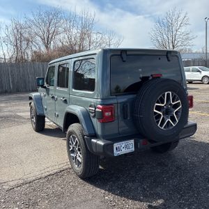 JEEP WRANGLER 4-DOOR SAHARA 4X4 - 5