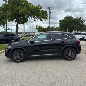 MERCEDES-BENZ GLA - 3