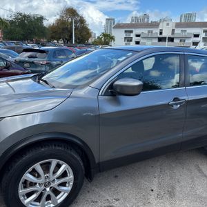 NISSAN ROGUE SPORT S - 2