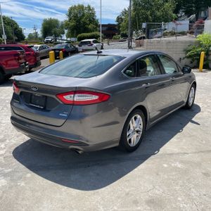 FORD FUSION SE - 8