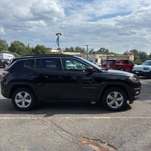صورة 10 لـ 2019 JEEP COMPASS LATITUDE